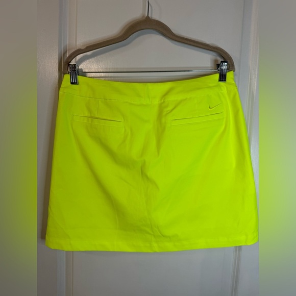 Nike Golf Women’s Neon Yellow Tournament Skort - Size 8 - Picture 3 of 8